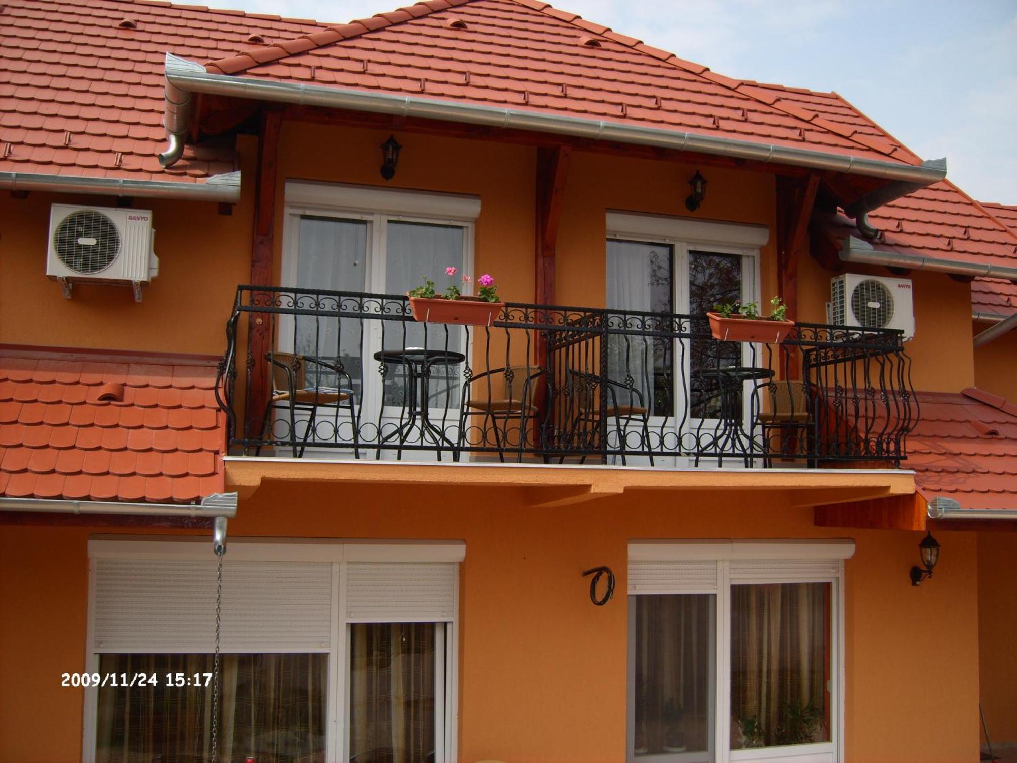 Gál Apartmanház Harkány Exterior foto