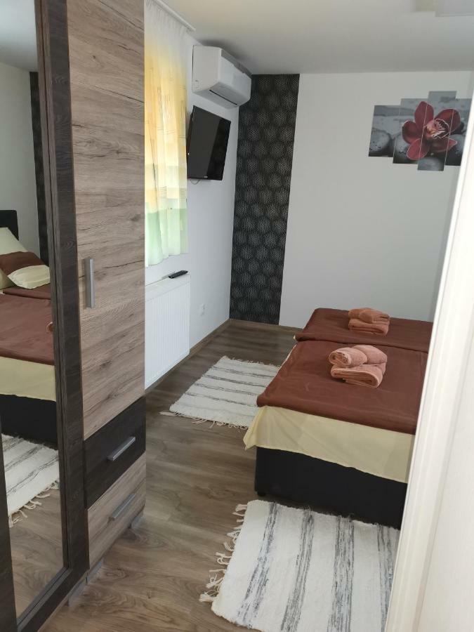 Gál Apartmanház Harkány Exterior foto